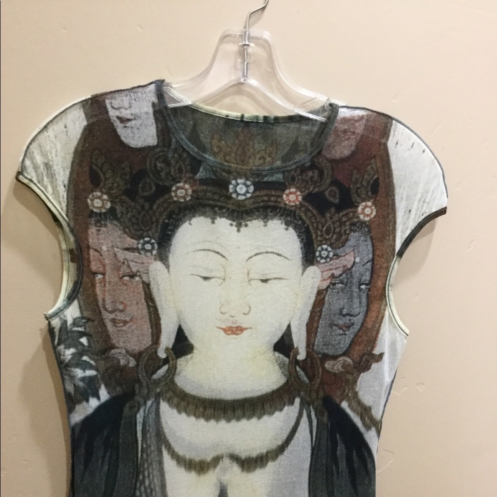 Vividness Tam Shear Top